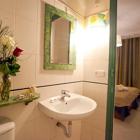 Que Tal Guest house Barcelona