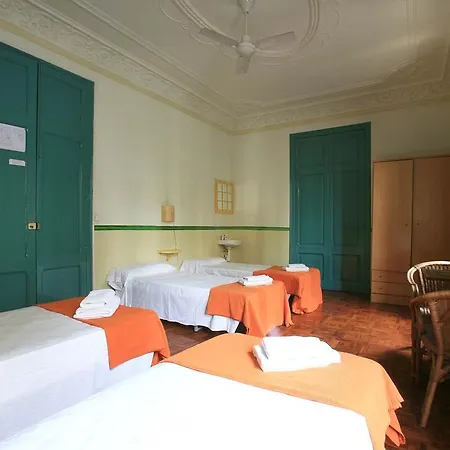 Guest house Que Tal 2*